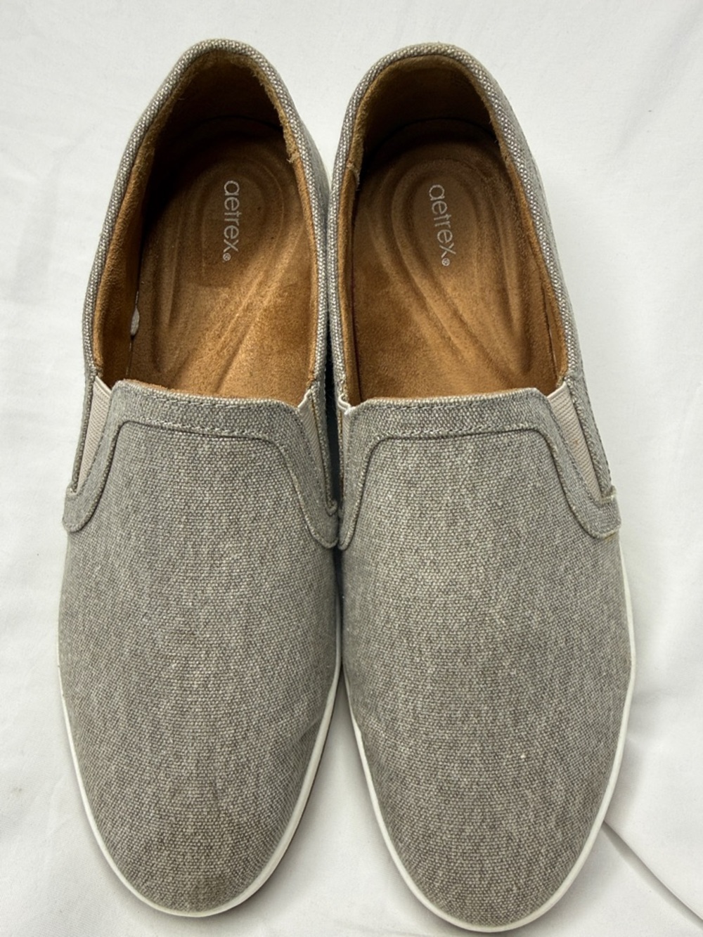 Aetrex Men’s Slip-On Canvas Loafers in Beige and White